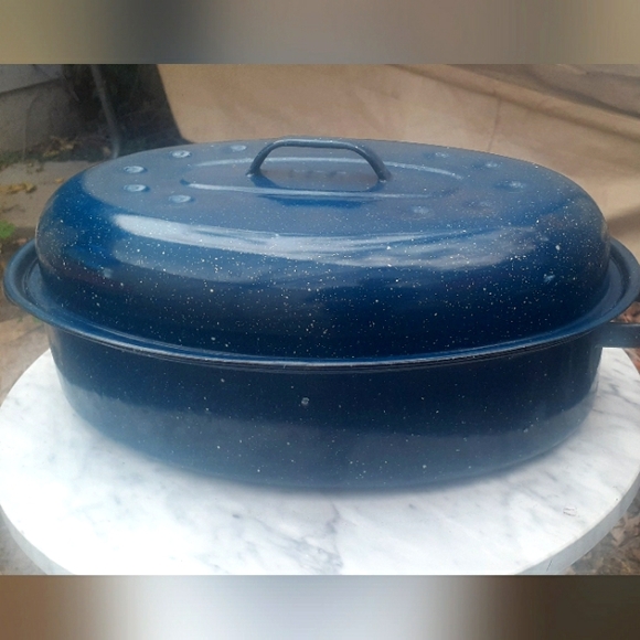 Enamel Roaster Pans - Picture 2 of 6